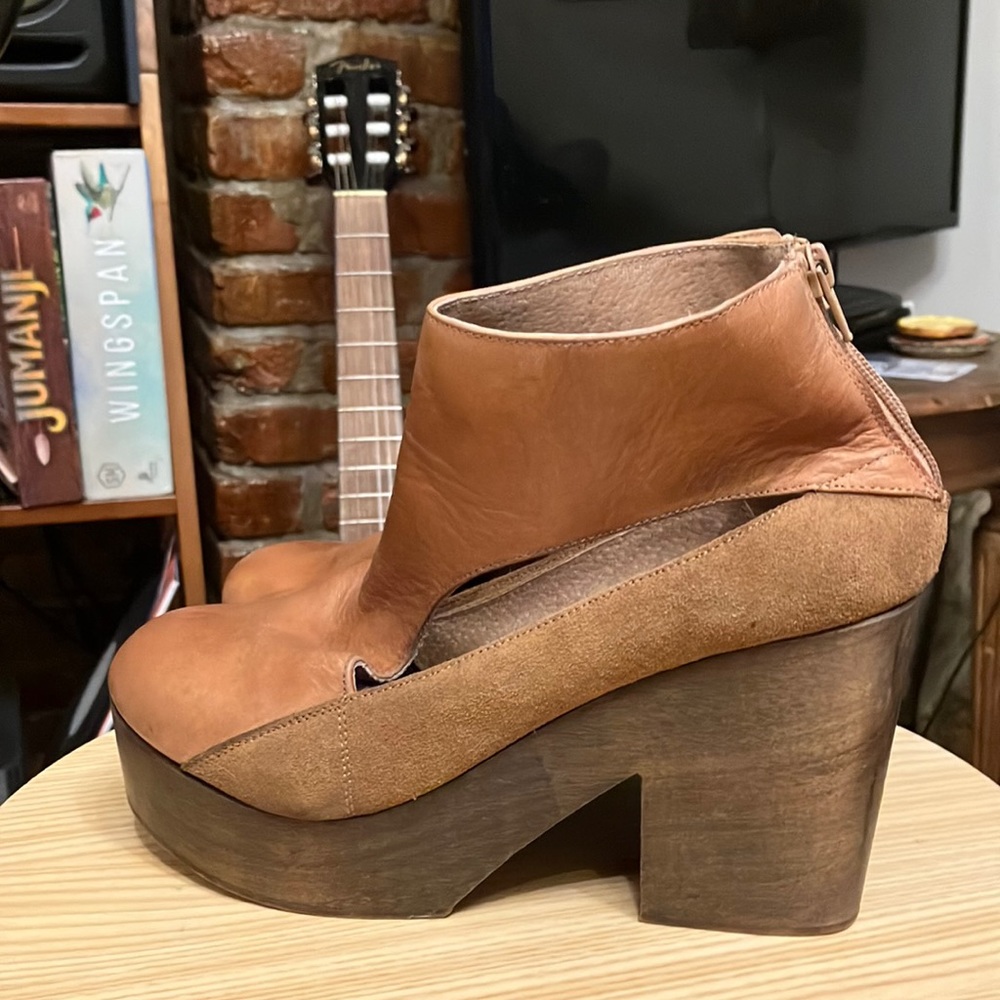 Free People camel leather clog 70s style size 40